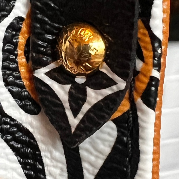 Louis Vuitton Monogram Giant Jungle Onthego GM - Picture 12 of 16